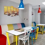 فندق Campucity Kiz Ogrenci Yurdu Kadikoy 2*