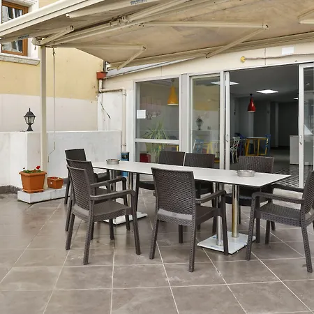 Campucity Kiz Ogrenci Yurdu Kadikoy 호텔